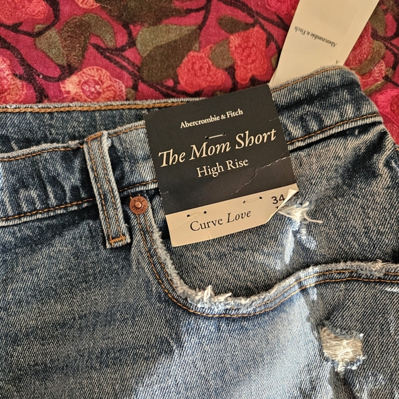 Abercrombie The Mom Short - Picture 5 of 5